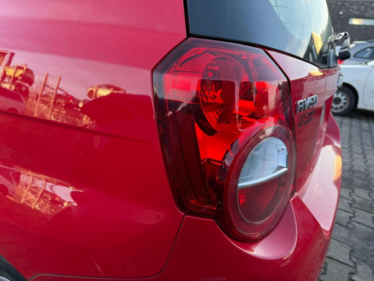 Chevrolet Aveo original Rücklicht Rückleuchte Heckleuchte links rot weiß BJ09